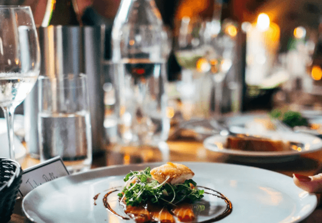 Restaurant Four Seasons hover